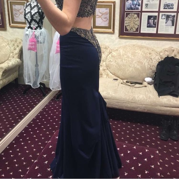 PROM DRESS! 👗 - Picture 4 of 7